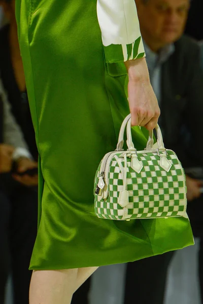 Look 65
